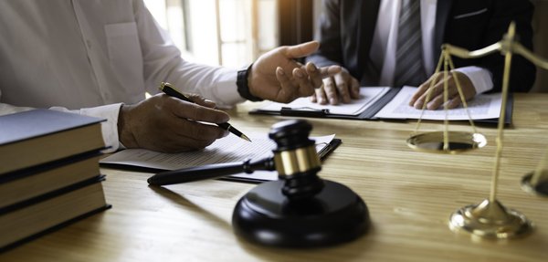 Qui peut faire des statuts ?